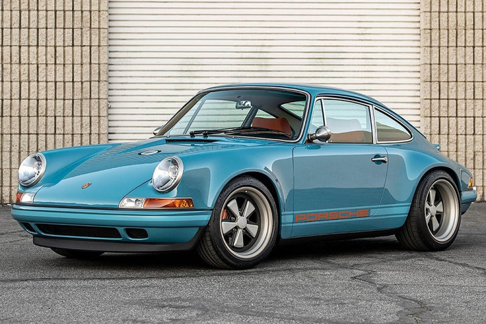 Các mẫu Porsche cổ điển có thể được coi là sẽ không bao giờ hết thời. Thực tế, chúng chỉ có tăng thêm giá trị và danh tiếng theo năm tháng, nhưng những chiếc xe thể thao này đang trở nên “già nua”, với một số trên 60 tuổi, và rất cần trải qua một quá trình phục chế công phu.
