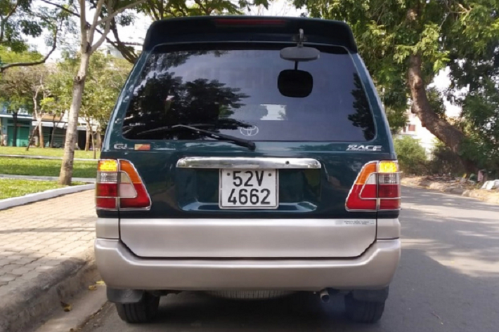 Mặc dù “đồ cổ” Toyota Zace đến nay vẫn có giá cao gây tranh cãi, nhưng không thể phủ nhận rằng Toyota Zace vẫn là một trong những lựa chọn xe 7 chỗ lý tưởng có giá dưới 300 triệu của một nhóm khách hàng có chi phí mua xe eo hẹp hoặc có tình cảm đặc biệt với dòng xe này.