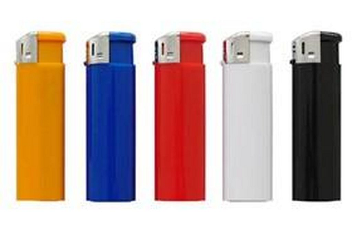 Bật lửa là loại đồ vật cực kỳ dễ phát nổ bởi trên thực tế, ở những điều kiện như va đập mạnh hay quá nóng, bật lửa hoàn toàn có thể phát nổ bất kỳ lúc nào