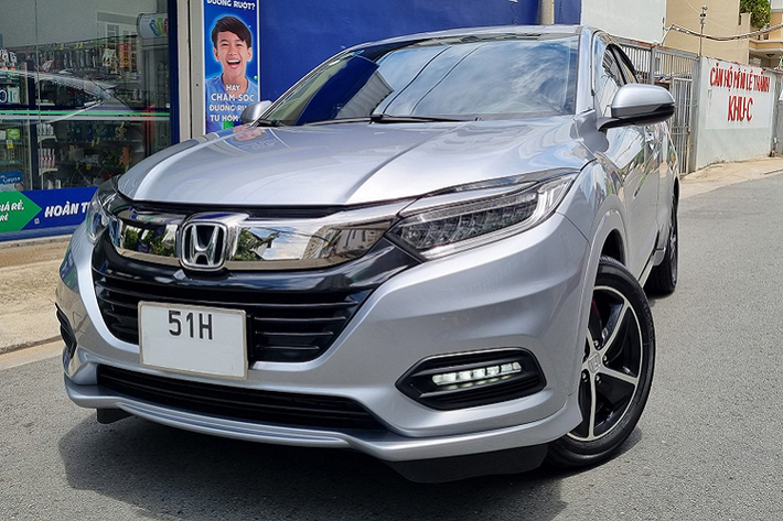 Honda HR-V tại Việt Nam là mẫu xe có mặt từ rất lâu trong phân khúc CUV hạng B, tuy nhiên Honda HR-V không phải là một dòng xe bán chạy vì mẫu xe này được định giá khá cao trong phân khúc.