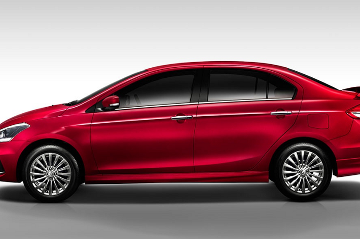 Tại Việt Nam, Suzuki Ciaz được nhập khẩu tại Thái Lan với duy nhất bản CVT, giá bán 529 triệu đồng. Phiên bản nâng cấp của mẫu sedan hạng B này được ra mắt vào năm ngoái với hy vọng cứu vớt tình hình kinh doanh.