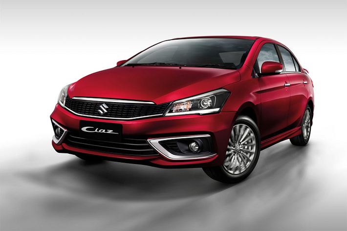 Suzuki Thái Lan vừa cho ra mắt mẫu Suzuki Ciaz 2021 mới. Đây là phiên bản nâng cấp dựa trên thế hệ Ciaz 2020. Xe được nâng cấp tiện nghi bên trong và giá không đổi so với bản 2020.