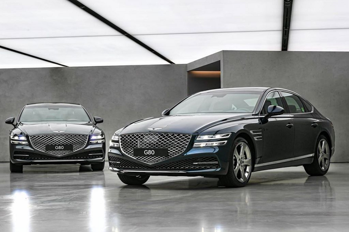 Genesis G80 2021 mới là một mẫu sedan hạng sang cỡ trung tới từ Hàn Quốc. Mẫu xe này là đối thủ cạnh tranh trực tiếp với những cái tên như E-Class của Mercedes-Benz, 5-Series của BMW hay A6 của Audi...
