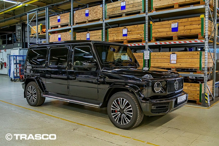 Mercedes-AMG G63 hạng sang là một trong những mẫu SUV thường xuyên được chọn lựa để chế tạo xe bọc thép chống đạn. Chiếc Mercedes-AMG G63 do hãng Trasco Bremen của Đức chế tạo dưới đây là một ví dụ điển hình.