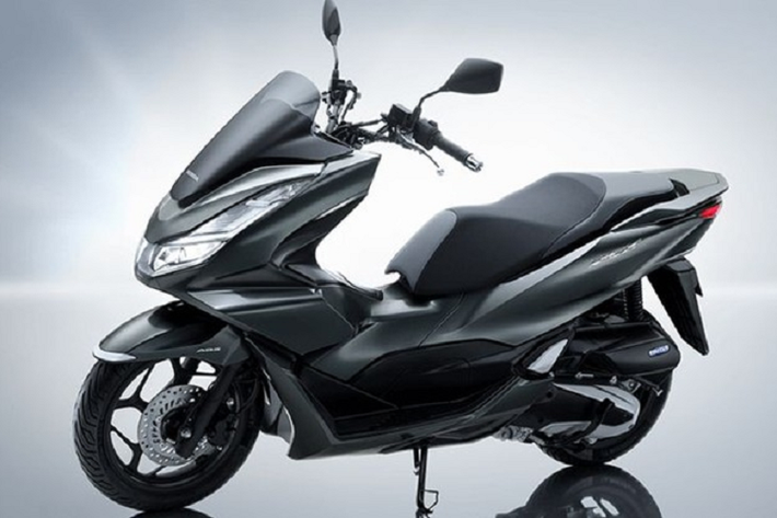 Vừa chính thức ra mắt thị trường Nhật Bản cách đây một tháng, mẫu xe ga Honda PCX 160 mới đã đặt chân đến thị trường Thái Lan với hai phiên bản là PCX 160 2021 và PCX e:HEV.