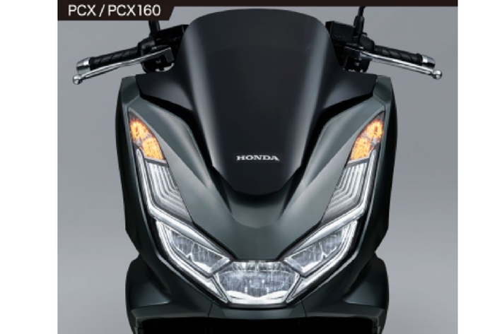 Về mặt trang bị, Honda PCX 160 được trang bị bộ khung mới cứng cáp hơn. Trọng lượng ướt của xe được công bố ở mức 132 kg, bình xăng có dung tích 8,1 lít, cốp xe có dung tích 30,4 lít, tăng 2,4 lít so với cốp xe PCX 150.