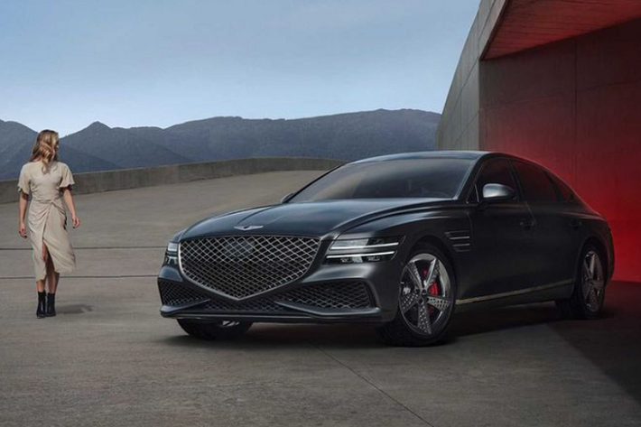 Genesis đã tiết lộ G80 Sport 2022 từ hơn một tháng trước nhưng đến giờ hãng mới có công bố chi tiết hơn về G80 Sport mới. Theo đó, Genesis G80 Sport 2022 mới có nhiều thứ đáng giá chứ không chỉ là một chiếc xe có thiết kế thể thao và ấn tượng hơn G80 tiêu chuẩn.