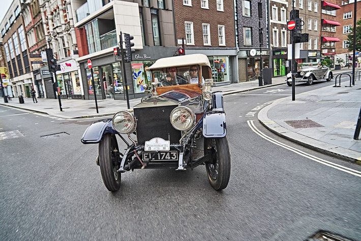 Ông Andrew Ball cho biết, “Silver Ghost 1701 có một vị trí độc đáo và đặc biệt trong lịch sử thương hiệu. Thật khó để tưởng tượng rằng nhiều loại máy móc vẫn có thể hoạt động chính xác như cách đây 110 năm; chiếc xe đặc biệt này là một sự tri ân đối với những người tiền nhiệm của chúng tôi, những người đã thiết kế, chế tạo và lắp ráp nó. Chúng tôi tự hào vì đã tiếp nối những thành tựu của họ và gìn giữ những giá trị di sản của thương hiệu trong những chiếc xe động cơ Rolls-Royce ngày nay - những tác phẩm vẫn giữ vị thế là những chiếc xe tốt nhất trên thế giới."