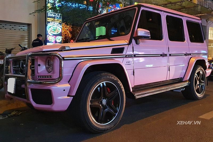 Tại Việt Nam, giá xe Mercedes-Benz G65 AMG được phân phối chính hãng lên tới 16,5 tỷ đồng ở thời điểm ra mắt năm 2018. G65 AMG là phiên bản cao nhất trong dòng G-Class và cũng là chiếc G-Class cuối cùng được trang bị động cơ V12 Biturbo tăng áp kép 6.0L.