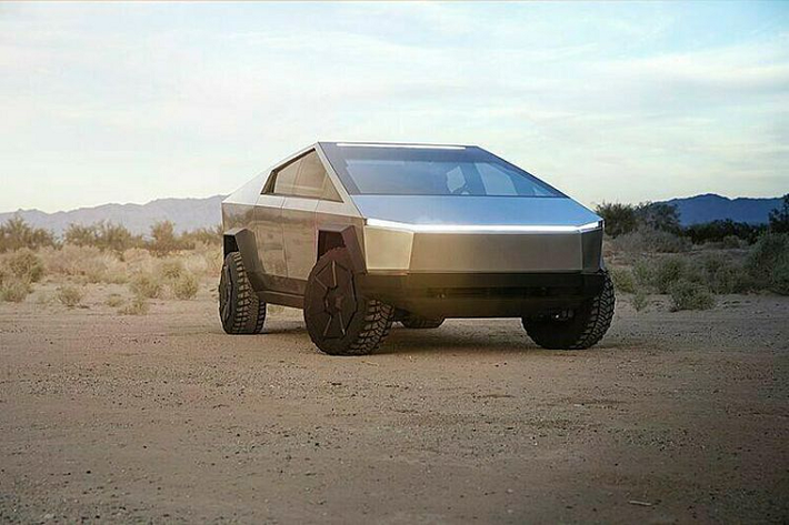 Tesla Cybertruck có giá khởi điểm 39.900 - 69.900 USD (khoảng 915 triệu - 1,6 tỷ đồng) và sẽ bắt đầu bàn giao trong năm 2022. Trong khi đó, mức giá của Ford F-150 Lightning là 39.974 - 90.000 USD (khoảng 917 triệu - 2 tỷ đồng) và cũng có kế hoạch giao hàng trong năm 2021.