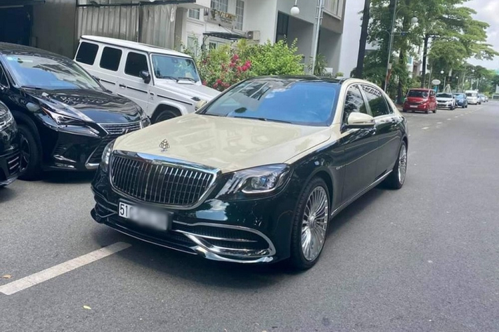 Sức mạnh được truyền tới cả 4 bánh thông qua hộp số tự động 9 cấp, nhờ đó, dòng xe siêu sang Mercedes-Maybach S450 4Matic phiên bản nâng cấp mới nhất chỉ mất khoảng thời gian 5,9 giây để tăng tốc từ vị trí đứng yên lên 100 km/h trước khi đạt vận tốc tối đa 250 km/h.