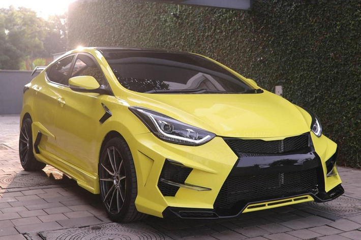 Hyundai Elantra giá rẻ là một mẫu sedan gia đình khiêm tốn của Hàn Quốc mà đã có được hơn 3 thập kỷ thành công trên toàn cầu. Trong những năm gần đây, Hyundai đã tìm cách tăng cường hình ảnh thương hiệu của mình với dòng xe hiệu suất cao N, và gần đây thì công ty thông báo rằng Elantra N sẽ là cái tên mới nhất gia nhập gia đình tốc độ.