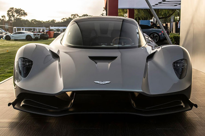 Sẽ có tổng cộng khoảng 5 chiếc Aston Martin Valhalla được phân phối tại thị trường Đông Nam Á, cụ thể là Malaysia nhưng 2 chiếc trong đó đã có chủ từ trước. Giá xe Aston Martin Valhalla từ 3,5 triệu RM (tương đương khoảng 19,9 tỷ đồng)