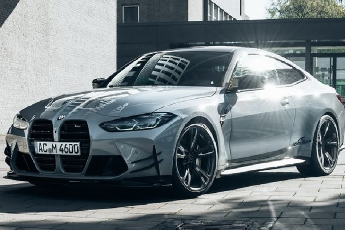 Cụ thể, BMW M4 thế hệ mới nhận được bộ chia gió trước độc đáo hơn cùng cản trước tinh chỉnh với sợi carbon ở hai đầu, vừa giúp cải thiện tính khí động học vừa khiến phần đầu của M4 trông "hung dữ" và bắt mắt hơn.