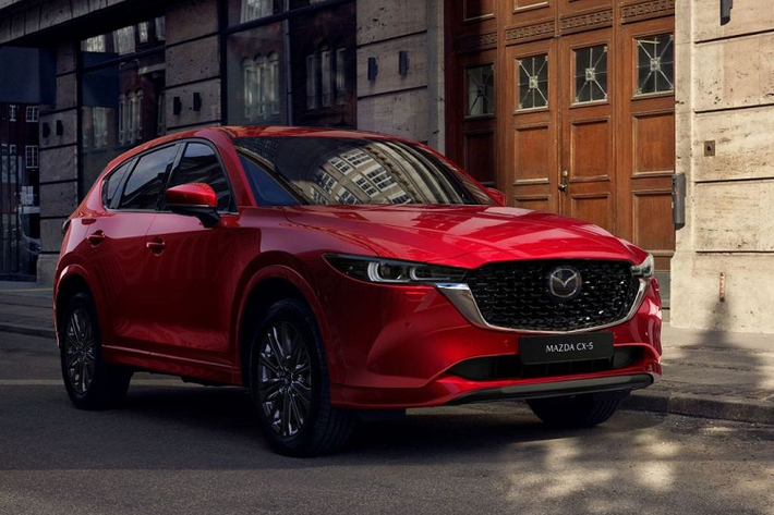 Cuối cùng, Mazda còn cho biết hộp số tự động và hệ thống treo trên CX-5 2022 cũng được tinh chỉnh cho hiệu quả sang số mượt mà, đem lại cảm giác vận hành và trải nghiệm của hành khách tốt hơn.