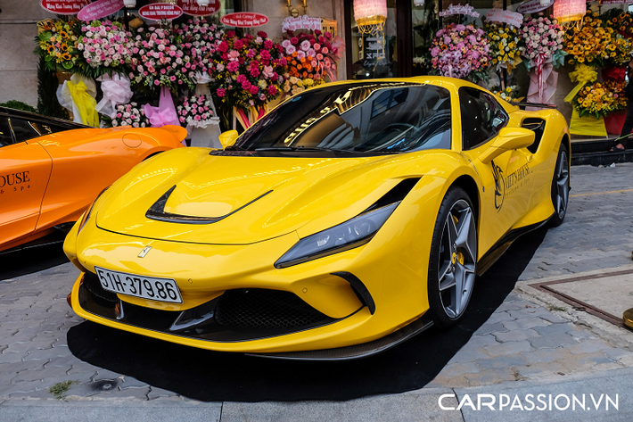 Novitec có tên đầy đủ là Novitec Group, nhà độ này được thành lập vào năm 1989 và có trụ sở chính tại Đức. Với hàng chục năm kinh nghiệm, các bản độ gắn mác Novitec cho siêu xe đều mang thiết kế rất ấn tượng, đi kèm với đó là tính khí động học của những bộ bodykit đều được tính toán kĩ lưỡng. Ngoài ra, Novitec còn cho thấy sự nghiêm túc của họ trên từng sản phẩm nâng cấp nhằm đảm bảo chất lượng tốt nhất cho các khách hàng.