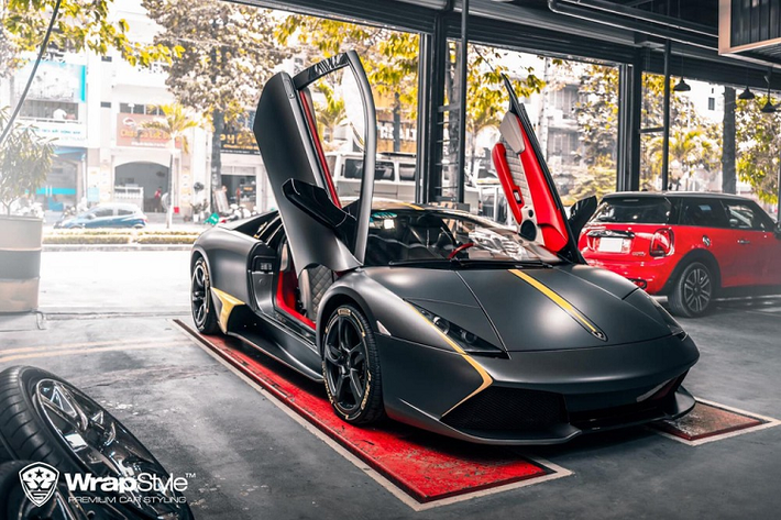 Bản độ Lamborghini Murcielago LP640 này còn nhận được nâng cấp bao gồm hệ thống treo cải tiến, lập trình sửa đổi và bộ ly hợp mới cho hộp số tuần tự tự động "e-Gear" 6 cấp của xe. Chế độ Corsa được trang bị ngay trên bệ điều khiển trung tâm. Trong khi đó, số lùi (R) lại được tích hợp góc bên trái của vô-lăng.