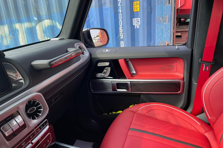 Hiện vẫn chưa rõ chiếc xe Mercedes-AMG G63 40th Years Of Legend này có phải là 1 trong 2 chiếc xe đã được khui công trước đó và thuộc sở hữu của 1 người chơi xe ở Tây Ninh hay không.