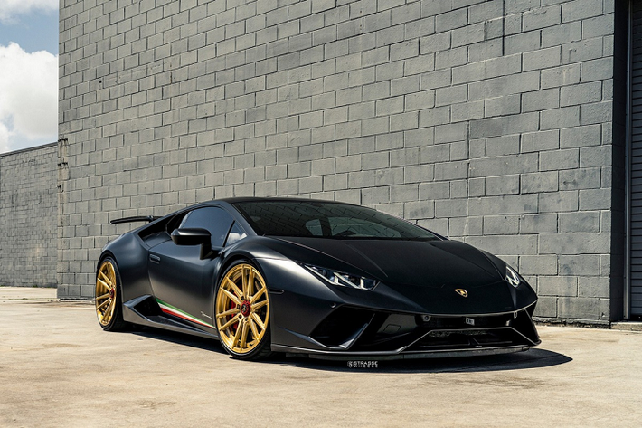 Lamborghini Huracan LP640-4 Performante ra mắt lần đầu tiên tại triển lãm Geneva Motor Show 2017.