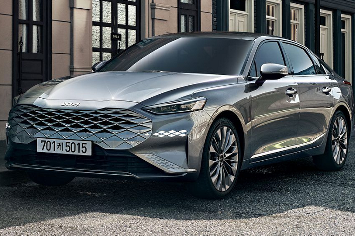 9. Kia K8/Cadenza (5.473 chiếc) Là mẫu xe thay thế cho Kia K7, Kia K8/Cadenza có doanh số 5.473 xe trong tháng 6/2021. Kết quả này đã giúp cho K8 có được vị trí số 9 trong bảng xếp hạng.