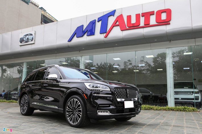 Xe hiện được một đại lý tư nhân tại Tố Hữu, Hà Nội nhập khẩu về Việt Nam. Giá xe Lincoln Aviator Black Label 2020 được chào bán khoảng hơn 6 tỷ đồng.