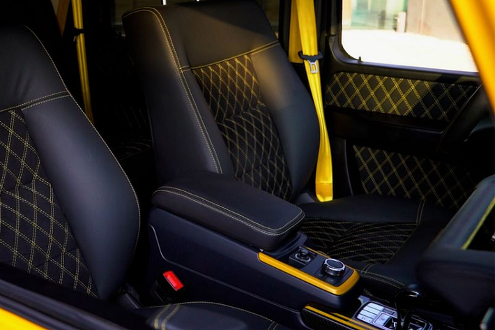 Để tăng thêm sự hào nhoáng cho vẻ ngoài của chiếc SUV, G&B Design đã bổ sung các đường viền bên hông và vòm bánh xe nổi bật.