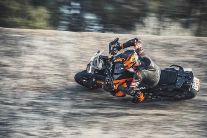 Hiện tại, hãng xe Áo vẫn chưa công bố giá xe KTM 1290 Super Adventure S 2021. Thông tin này sẽ được tiết lộ vào đầu tháng 3/2021, khi xe chính thức bán ra tại nhiều thị trường trên toàn thế giới.