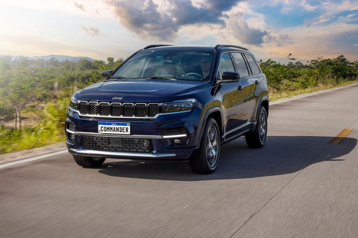 Ngày 26/8/2021 vừa qua, hãng Jeep đã chính thức giới thiệu mẫu SUV 7 chỗ mới mang tên Commander tại thị trường Brazil nói riêng và Nam Mỹ nói chung. Dự kiến, sau Nam Mỹ, Jeep Commander 2021 mới cũng sẽ được bày bán ở một số thị trường châu Á như Ấn Độ.