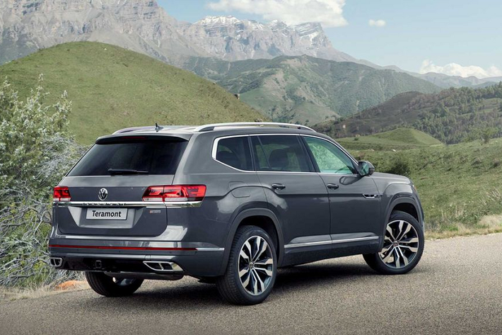 Hiện tại, chưa rõ chính xác số phiên bản cũng như trang bị cũng như giá xe Volkswagen Teramont tại thị trường Việt Nam. Tuy nhiên, gần như chắc chắn Teramont sẽ được mang về nước với phiên bản facelift mới nhất cùng một số trang bị tiêu chuẩn như đèn Full-LED, mâm xe có thể là loại 20 inch, cấu hình 7 chỗ ngồi hay tiện nghi gồm có điều hoà tự động 3 vùng, cửa sổ trời toàn cảnh, màn hình công-tơ-mét dạng LCD...