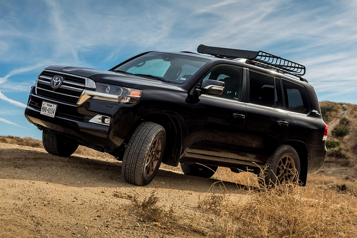 Dù mẫu xe SUV Toyota Land Cruiser sẽ bị ngừng sản xuất tại Mỹ sau model 2021, công việc phát triển mẫu xe thế hệ tiếp theo vẫn được tiến hành. Mẫu Land Cruiser thế hệ hiện tại đã xuất hiện từ năm 2008, khiến nó trở thành một trong những mẫu xe có vòng đời lâu nhất vẫn được bán.