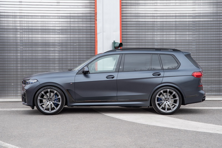 Dahler còn giới thiệu các nâng cấp khác dành riêng cho BMW X7, bao gồm cả việc tăng sức mạnh cho tất cả các phiên bản động cơ hiện có sẵn tại thị trường châu Âu.