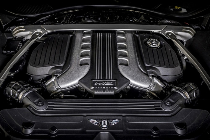 "Trái tim" của siêu sang thể thao Bentley Continental GT Speed 2021 là khối động cơ W12, tăng áp kép, dung tích 6.0 lít, sản sinh công suất tối đa 659 mã lực và mô-men xoắn cực đại 900 Nm. So với Bentley Continental GT 2021 bản W12, mẫu xe này mạnh hơn 24 mã lực.