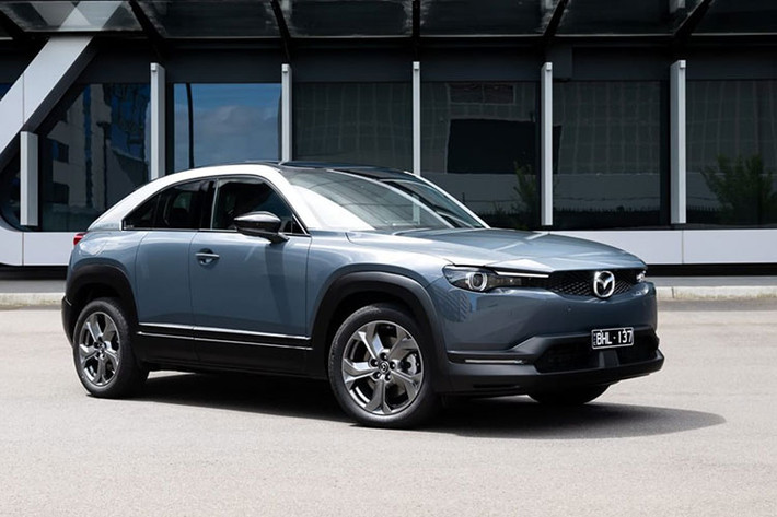 MX-30 được thị trường Úc với một phiên bản duy nhất là Astina, giá xe Mazda MX-30 2021 khởi điểm từ 65.490 AUD (tương đương 1,16 tỷ đồng).