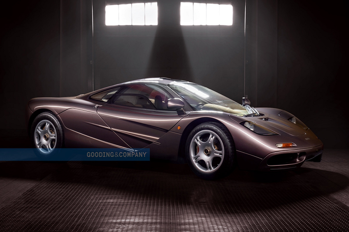 Mang số thứ tự 029, chiếc siêu xe McLaren F1 đời 1995 này rất hiếm khi lăn bánh trên phố, theo báo cáo của Gooding & Company. Trong phần lớn thời gian, siêu xe này nằm trong garage của một nhà sưu tầm Nhật Bản.