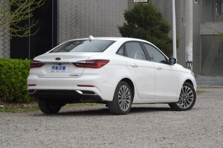 Khi có mặt trên thị trường Trung Quốc, Ford Escort 2021 sẽ là đối thủ cạnh tranh của Honda Civic, Toyota Corolla Altis và Mazda3.