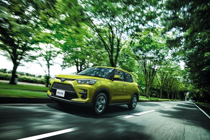 "Tiểu RAV4" cũng nhận được gương chiếu hậu thiết kế mới, trông nhất quán hơn với thân xe.