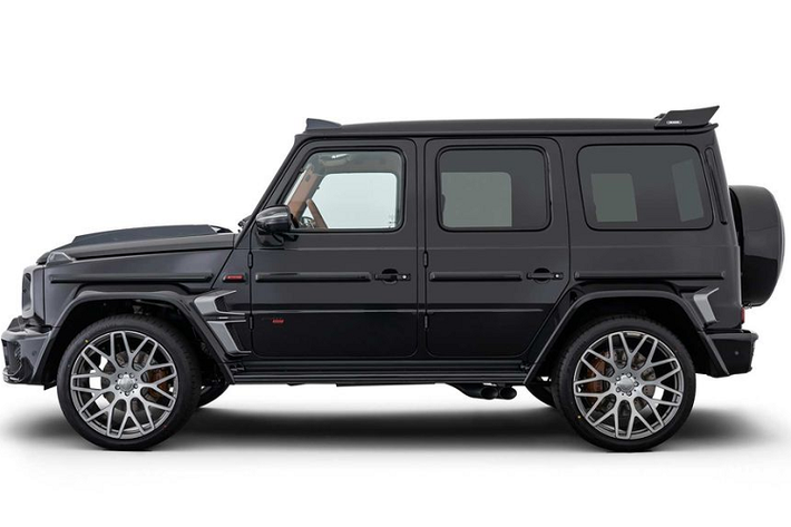 Nhờ đó Brabus 800 Widestar chỉ cần 4,1 giây để tăng tốc từ 0 - 100 km/h, trước khi cán tốc độ tối đa ở 240 km/h.