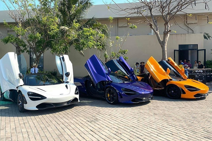 Sau siêu xe Ferrari 458 Speciale độc nhất Việt Nam của đại gia Đặng Lê Nguyên Vũ bất ngờ được bán lại cho một công ty nhập khẩu xe có tiếng ở quận 5, TP HCM ngay đầu năm 2021, đến lượt đại gia chơi siêu xe có tiếng ở tỉnh Bà Rịa - Vũng Tàu chia tay siêu phẩm độ đình đám McLaren 720S độ N-Largo của hãng Novitec.