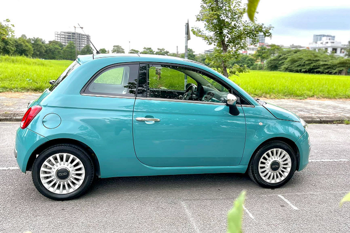 Xe sử dụng động cơ 1.2L cho công suất tối đa khoảng 70 mã lực tại 5.500 vòng/phút và mô-men xoắn cực đại 102 Nm từ 3.000 vòng/phút. Xe sử dụng kết hợp với hộp số tự động và hệ dẫn động cầu trước (FWD). Xe đi kèm với 7 túi khí an toàn, hệ thống cân bằng điện tử (ESP) và hệ thống chống trượt (ASR).