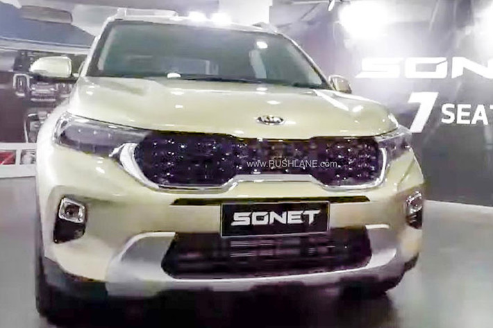 Khi mua Kia Sonet 7 chỗ, khách hàng Indonesia có thể chọn 1 trong 6 màu sắc ngoại thất, bao gồm trắng, xanh dương, đỏ, bạc, đen và vàng kim. Dự kiến, đến tháng 5 năm nay, Kia Sonet 7 chỗ mới được bày bán tại thị trường Indonesia. Trong khi đó, Kia Sonet 5 chỗ sẽ được bán ra từ cuối tháng này.