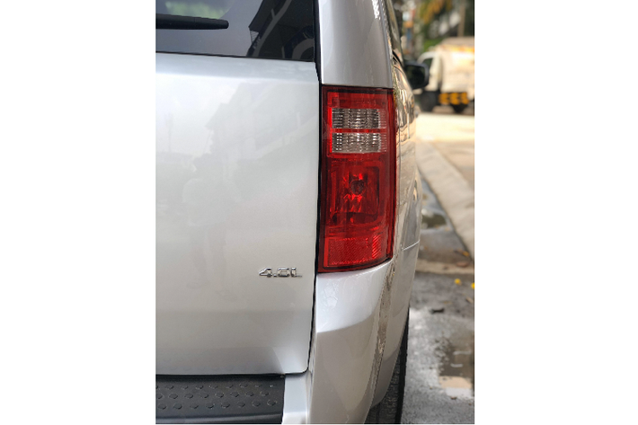 Khác với các mẫu xe Nhật, những chiếc xe minivan Dodge Grand Caravan rất hiếm tại Việt Nam, số lượng xe chỉ đếm được trên đầu ngón tay. Chính vì thế, chiếc Dodge Grand Caravan đời 2008 đăng ký 2009 này trở thành một lựa chọn dành cho những khách hàng đang tìm kiếm một mẫu MPV độc đáo, ít “đụng hàng” tại Việt Nam.