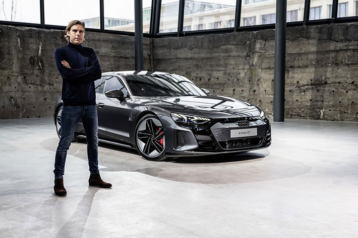 E-tron GT sẽ sản xuất tại nhà máy Audi Böllinger Höfe tại Neckarsulm, Đức. Việc giao hàng đã bắt đầu được tiến hành đến 27 thị trường Châu Âu.