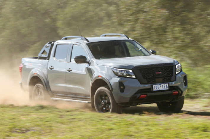 Tại thị trường Úc, Nissan Navara 2021 mới được bán ra tổng cộng 3 cấu hình khác nhau bao gồm: Cabin đơn, cabin đôi và cấu hình king cab. Xe kèm với 4 phiên bản với trang bị và trang trí khác nhau gồm: SL, ST, ST-X và Pro-4X cao cấp nhất.