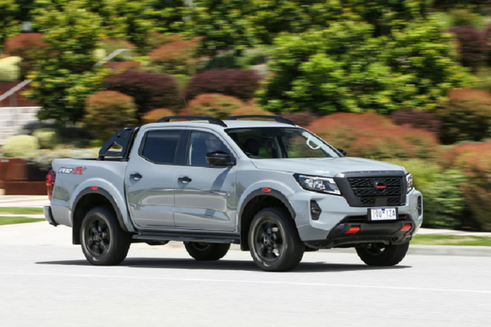 Từ trước đến nay, dòng bán tải Nissan Navara được người dùng đánh giá cao ở khả năng vận hành linh hoạt, động cơ dầu bền bỉ và cực kỳ đáng tin cậy.