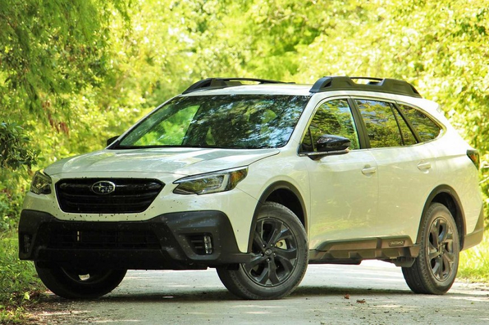 SUV/Wagon giá 35.000-45.000 USD – Subaru Outback Đây là mẫu Subaru thứ hai trên danh sách. Dù Outback đúng là to lớn hơn một chút so với Forester nhưng vẫn chỉ cung cấp hai hàng ghế. Kiểu dáng của nó phù hợp với một chiếc xe station wagon với hệ thống treo nâng cao hơn là một chiếc SUV truyền thống. Outback cũng sẽ nhận được một bản Wilderness trong tương lai.