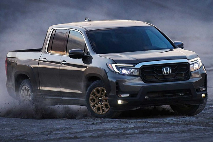 Xe bán tải cỡ C giá 35.000-45.000 USD – Honda Ridgeline Honda Ridgeline vừa được nâng cấp cho mẫu năm 2021. Những thay đổi của nó bao gồm một khuôn mặt mới với kiểu dáng vuông vức, dữ tợn hơn trước kia. Hệ dẫn động AWD bây giờ là trang bị tiêu chuẩn cho tất cả các phiên bản của mẫu bán tải Nhật Bản.