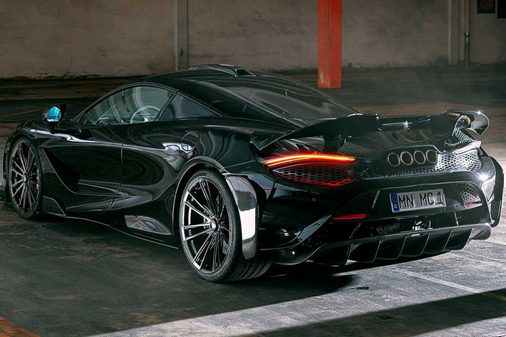 Kết quả là công suất tối đa của bản độ McLaren 765LT đạt 855 mã lực, còn mô-men xoắn cực đại lên đến 898 Nm. Thời gian tăng tốc 0-100 km/h từ 2,8 giây ở xe nguyên bản giảm còn 2,5 giây, 0-200 km/h từ 7,2 giây còn 6,5 giây. Bản độ McLaren 765LT vẫn sử dụng hộp số tự động ly hợp kép 7 cấp và vận tốc tối đa được giới hạn ở mức 330 km/h.