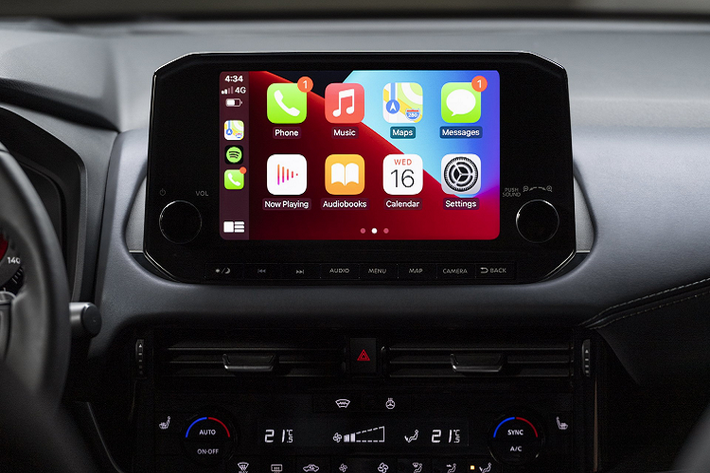 Hệ thống thông tin giải trí gồm màn hình cảm ứng 9 inch, kết nối NissanConnect, Android Auto và Apple CarPlay không dây. Hệ thống phát Wi-Fi trong xe có thể phục vụ 7 thiết bị cùng lúc.