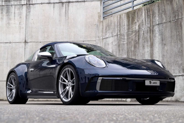 Porsche 911 Targa Ares Design là dự án độc nhất của hãng độ đến từ Italy. Gói nâng cấp này lấy cảm hứng từ chiếc 964 Targa được hãng giới thiệu vào cuối năm ngoái.