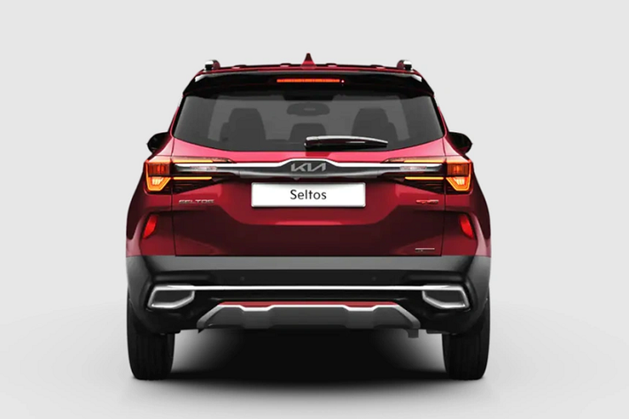 Mẫu SUV đô thị của Kia không có thay đổi đáng kể nào về thiết kế ngoại trừ việc được trang bị logo mới của Kia ở phần đầu và đuôi. Trên phiên bản cao cấp HTK và GTX ở Ấn Độ, Seltos được trang bị hệ thống đèn chiếu sáng Full-LED, đèn hậu LED và mâm xe hợp kim 17 inch. Các biến thể thấp hơn có đèn trước dạng Projector và dùng la-zăng 16 inch.